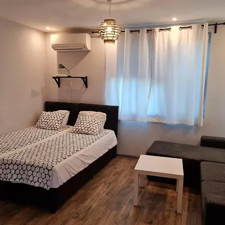 Apartamento Slavyanska